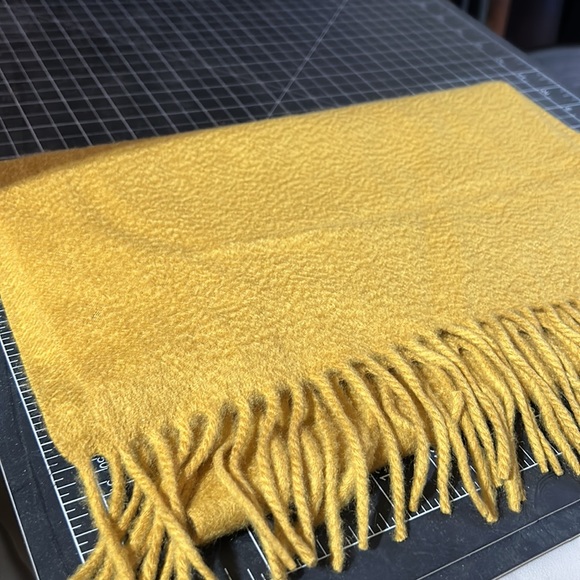 Loro Piana 1/16 cashmere scarf - mustard - unisex - Picture 3 of 4